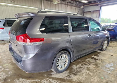 2011 Toyota Sienna Xle 8-passenger, Front End damage, Copart lot 55891846, photo 3 of 14