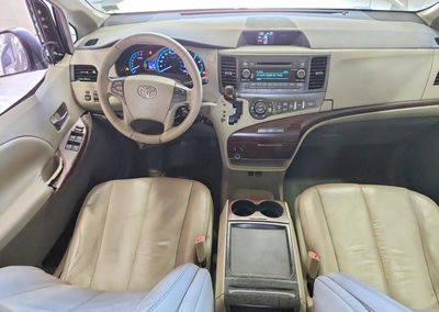 2011 Toyota Sienna Xle 8-passenger, пошкодження: Бік, Copart лот 56781126, фото 8 з 13