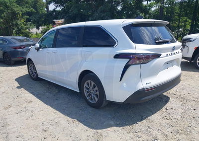 2025 Toyota Sienna Le, uszkodzenie: Zalanie, Iaai lot 42651377, zdjęcie 3 z 13