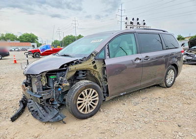 2014 Toyota Sienna Xle 8-passenger, daño Frontal, Copart lote 55548636