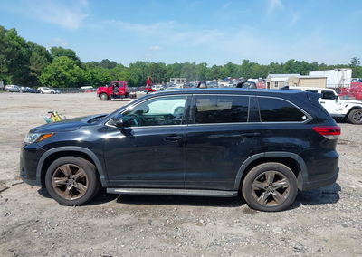 2019 Toyota Highlander Limited Platinum, uszkodzenie: Prawy bok, Iaai lot 45265839, zdjęcie 14 z 16