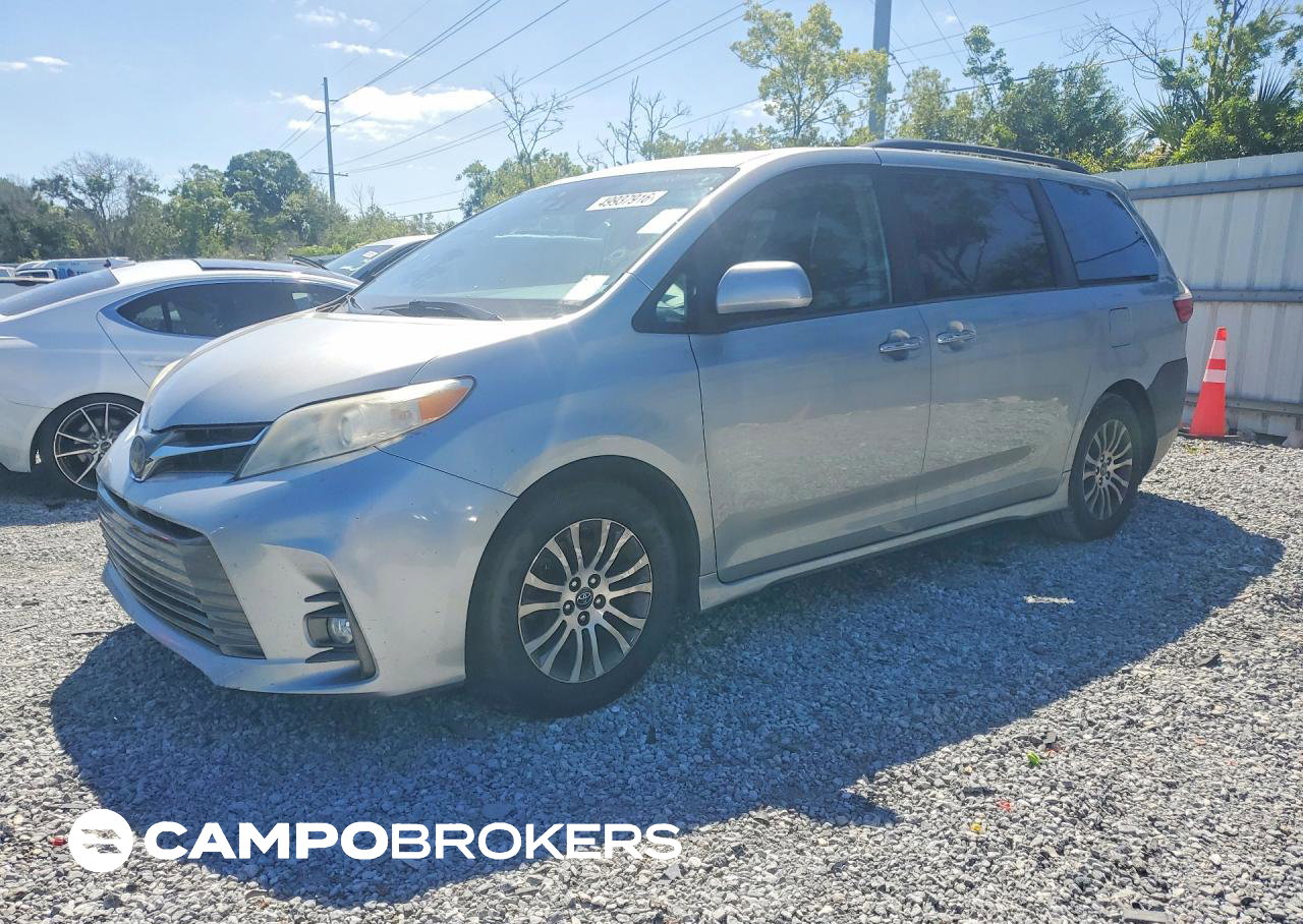 2019 Toyota Sienna Xle 8-passenger, daño Abolladuras/rayones menores, Copart lote 49937916
