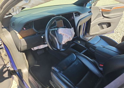 2020 Tesla Model X, daño Frontal, Copart lote 57231956, foto 8 de 14