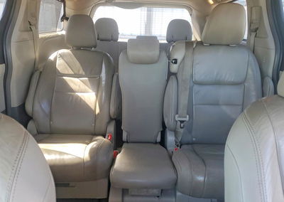 2019 Toyota Sienna Xle 8-passenger, daño Abolladuras/rayones menores, Copart lote 49937916, foto 10 de 13
