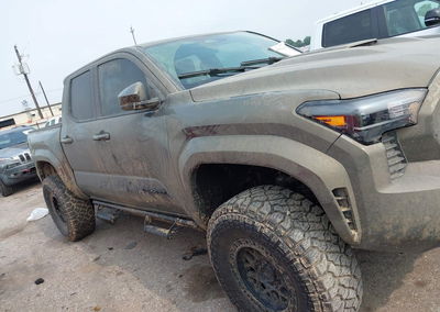 2025 Toyota Tacoma Trd Sport, daño Inundación, Iaai lote 45013349, foto 13 de 16