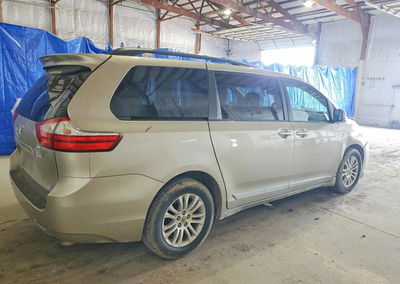 2015 Toyota All Models Sienna, uszkodzenie: Przód, Copart lot 72846585, zdjęcie 3 z 13