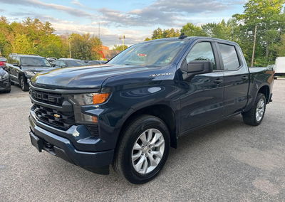2022 Chevrolet Silverado 1500 4wd  Short Bed Custom, uszkodzenie: Normal Wear & Tear, Iaai lot 45242924, zdjęcie 2 z 10