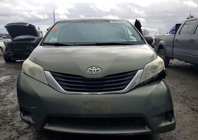 2013 Toyota Sienna Le 8-passenger, daño Lateral, Copart lote 79591105, foto 5 de 13