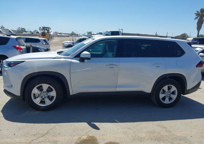 2025 Toyota Grand Highlander Hybrid Le, Rear damage, Iaai lot 45397526, photo 14 of 16