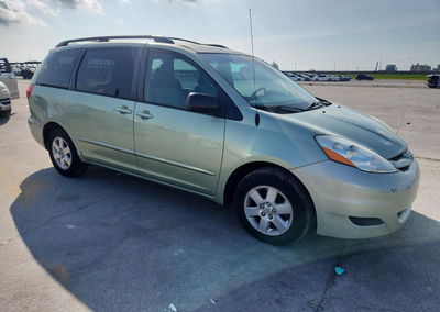 2009 Toyota Sienna Le 7-passenger, daño Inundación, Copart lote 59005366, foto 4 de 14