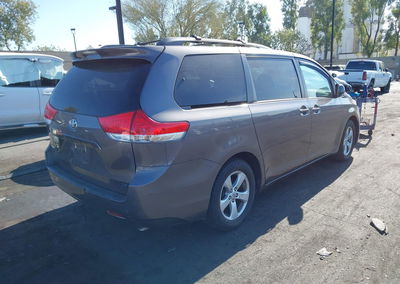 2012 Toyota Sienna Le V6 8 Passenger, uszkodzenie: Lewy bok, Iaai lot 45347643, zdjęcie 4 z 16