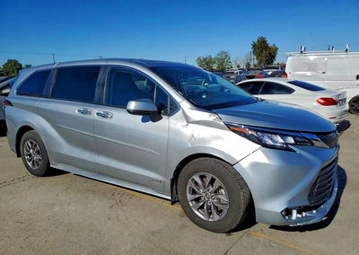 2021 Toyota Sienna Xle 8-passenger, daño Frontal, Copart lote 48681326, foto 4 de 13