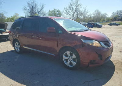 2015 Toyota Sienna Le 8-passenger, daño Frontal, Copart lote 48406316, foto 4 de 13