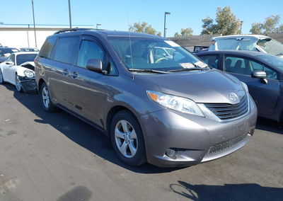 2012 Toyota Sienna Le V6 8 Passenger, uszkodzenie: Lewy bok, Iaai lot 45347643