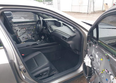 2019 Lexus Ux 200, daño Frontal, Iaai lote 45198626, foto 5 de 18