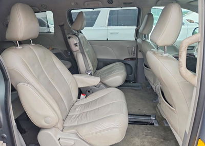 2014 Toyota Sienna Xle 8-passenger, daño Trasero, Copart lote 52155626, foto 10 de 13