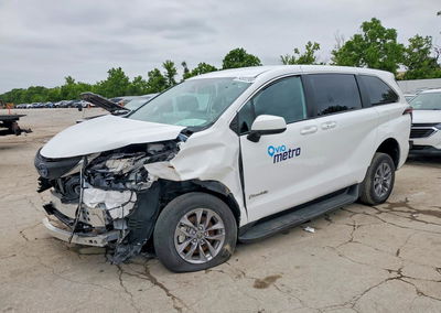 2025 Toyota Sienna Le, uszkodzenie: Przód, Copart lot 54832966