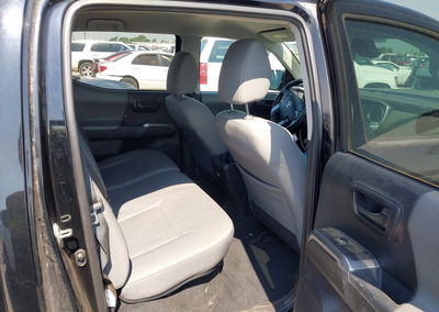 2019 Toyota Tacoma Sr5, uszkodzenie: Front & Rear, Iaai lot 45194984, zdjęcie 8 z 16