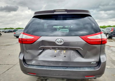 2019 Toyota Sienna Xle 8-passenger, daño Frontal, Copart lote 48432566, foto 6 de 16