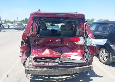 2012 Toyota Sienna Xle V6 8 Passenger, uszkodzenie: Front & Rear, Iaai lot 45315450, zdjęcie 17 z 20