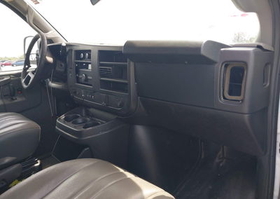 2024 Chevrolet Express Cargo Rwd 2500 Regular Wheelbase Wt, All Over damage, Iaai lot 45419336, photo 5 of 16
