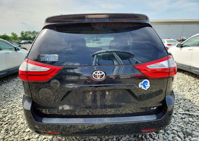 2015 Toyota Sienna Le, daño Frontal, Copart lote 56944396, foto 6 de 13