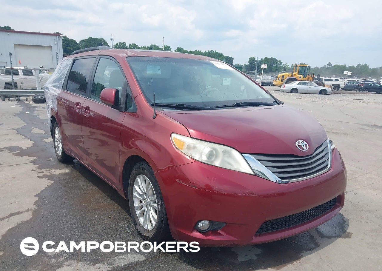 2012 Toyota Sienna Xle V6 8 Passenger, uszkodzenie: Front & Rear, Iaai lot 45315450