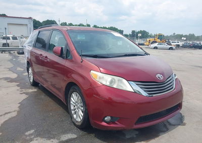 2012 Toyota Sienna Xle V6 8 Passenger, Front & Rear damage, Iaai lot 45315450