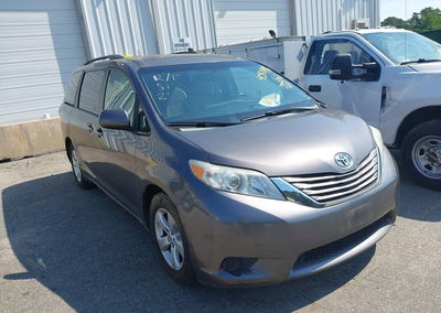 2015 Toyota Sienna Le 8 Passenger, daño Trasero izquierdo, Iaai lote 45507358