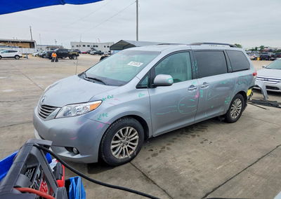 2014 Toyota Sienna Xle 8-passenger, пошкодження: Задня частина, Copart лот 52155626