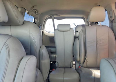 2011 Toyota Sienna Xle 8-passenger, пошкодження: Бік, Copart лот 59301576, фото 10 з 13
