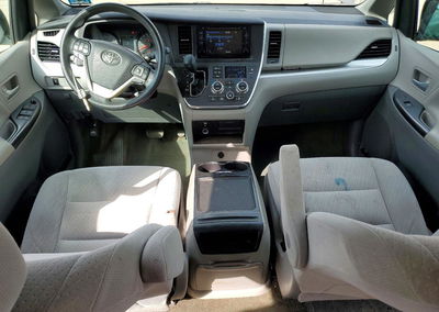 2015 Toyota All Models Sienna, Side damage, Copart lot 57293596, photo 8 of 15