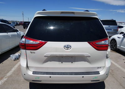 2017 Toyota Sienna Xle Premium 8 Passenger, daño Lateral derecho, Iaai lote 45121341, foto 17 de 19