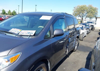 2012 Toyota Sienna Le V6 8 Passenger, uszkodzenie: Lewy bok, Iaai lot 45347643, zdjęcie 6 z 16