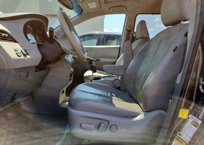 2011 Toyota Sienna Xle 8-passenger, Rear End damage, Copart lot 54980336, photo 7 of 12