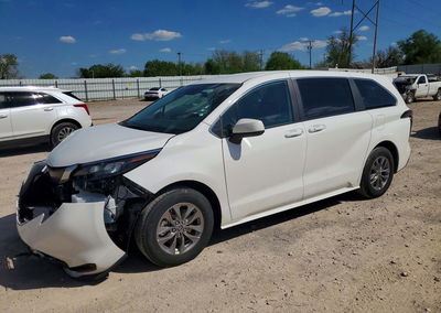 2025 Toyota Sienna Le 8-passenger, Front End damage, Copart lot 49116886