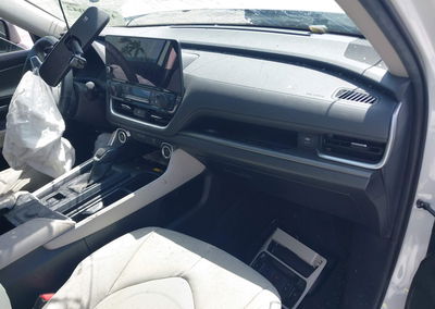 2025 Toyota Grand Highlander Hybrid Xle, All Over damage, Iaai lot 45198042, photo 5 of 15