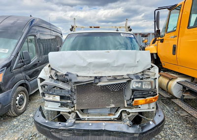 2020 Chevrolet Express G2500 Utility / Service Van, пошкодження: Передня частина, Copart лот 50590386, фото 5 з 13