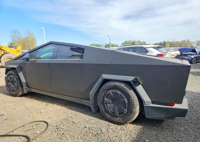 2024 Tesla Cybertruck, daño Trasero, Copart lote 50988566, foto 2 de 13