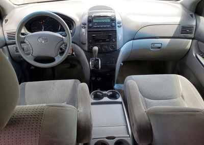 2009 Toyota Sienna Le 8-passenger, daño Frontal, Copart lote 58800286, foto 8 de 13