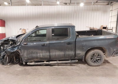 2020 Chevrolet Silverado 1500 4wd  Short Bed Lt Trail Boss, daño Frontal izquierdo, Iaai lote 44753558, foto 15 de 17