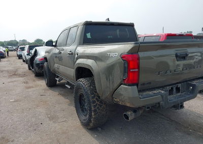 2025 Toyota Tacoma Trd Sport, daño Inundación, Iaai lote 45013349, foto 3 de 16