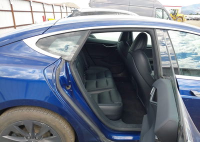2020 Tesla Model S Long Range Dual Motor All-wheel Drive/long Range Plus Dual Motor All-wheel Drive, daño Lateral derecho,