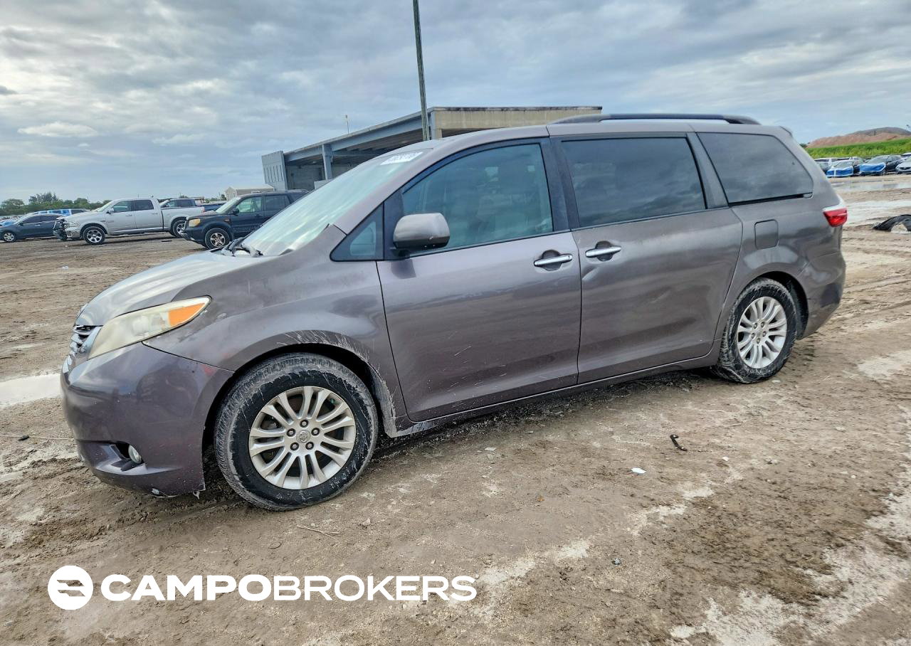 2015 Toyota Sienna Xle Premium 8-passenger, Rear End damage, Copart lot 56293186