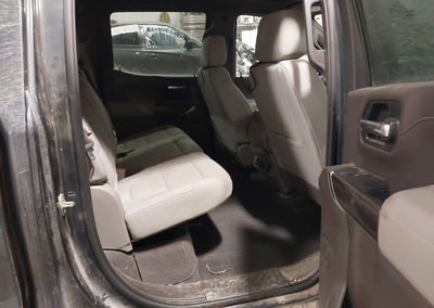 2020 Chevrolet Silverado 1500 4wd  Short Bed Lt Trail Boss, daño Frontal izquierdo, Iaai lote 44753558, foto 8 de 17