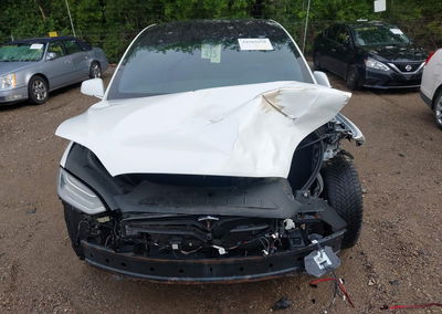 2019 Tesla Model X 100d/75d/long Range/standard Range, daño Frontal, Iaai lote 44985658, foto 6 de 21