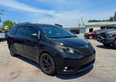 2014 Toyota Sienna Xle 8-passenger, Normal Wear damage, Copart lot 57231946