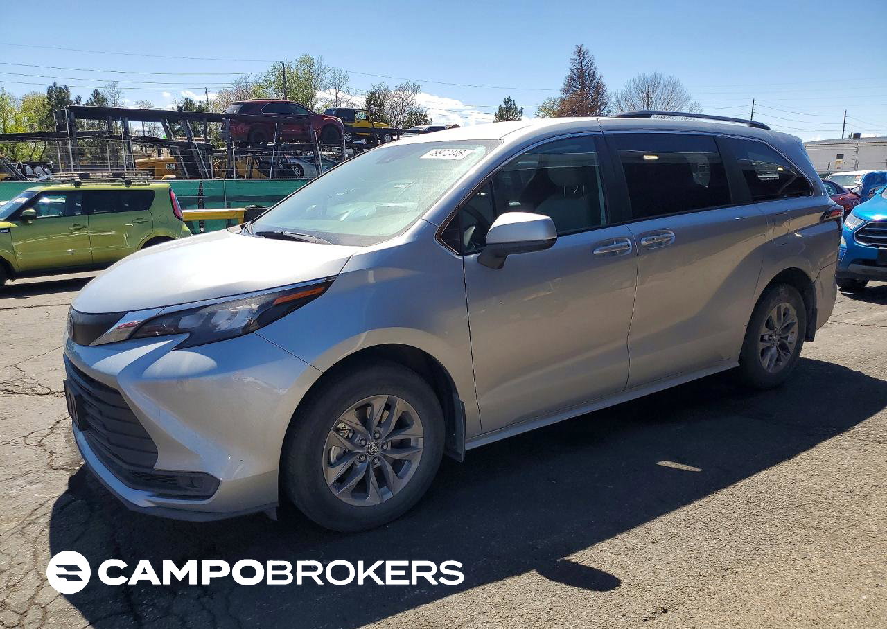 2025 Toyota Sienna Le 8-passenger, Rear End damage, Copart lot 49972446