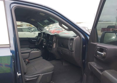 2021 Chevrolet Silverado 1500 2wd  Short Bed Custom, пошкодження: Лівий бік, Iaai лот 43919312, фото 5 з 17