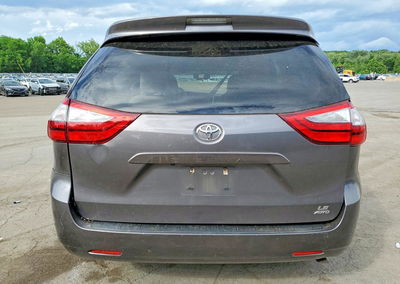 2015 Toyota All Models Sienna, Side damage, Copart lot 57293596, photo 6 of 15